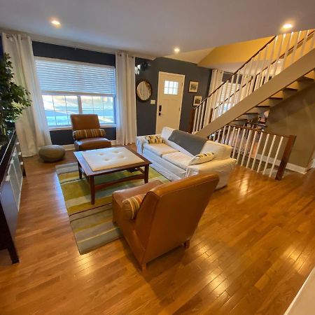 Here It Is! Cool Cape Cod-3 Br-2.5 Bath-12 Guests Olathe Exterior photo