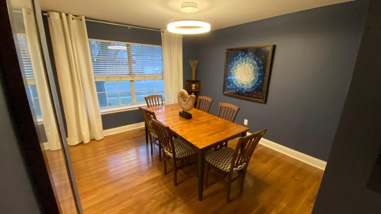 Here It Is! Cool Cape Cod-3 Br-2.5 Bath-12 Guests Olathe Exterior photo