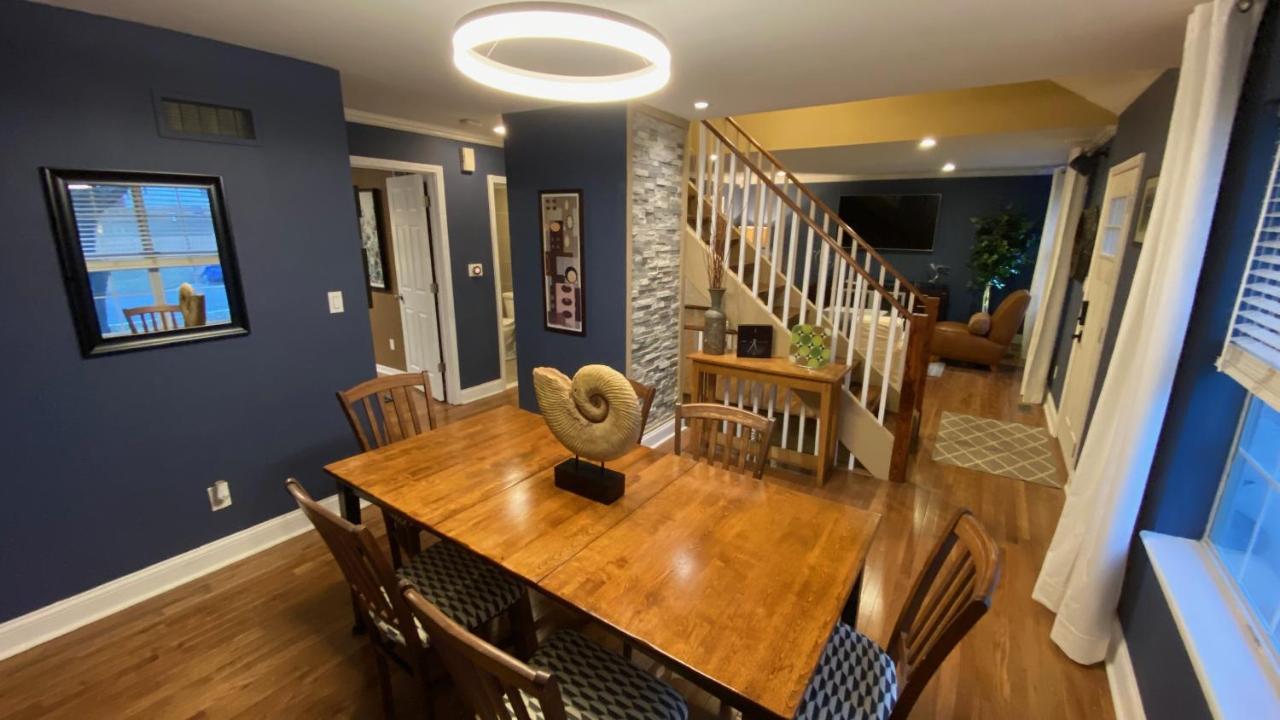 Here It Is! Cool Cape Cod-3 Br-2.5 Bath-12 Guests Olathe Exterior photo