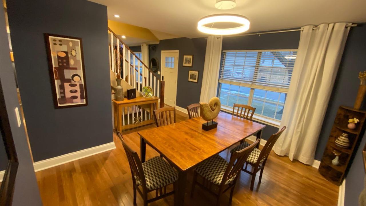 Here It Is! Cool Cape Cod-3 Br-2.5 Bath-12 Guests Olathe Exterior photo