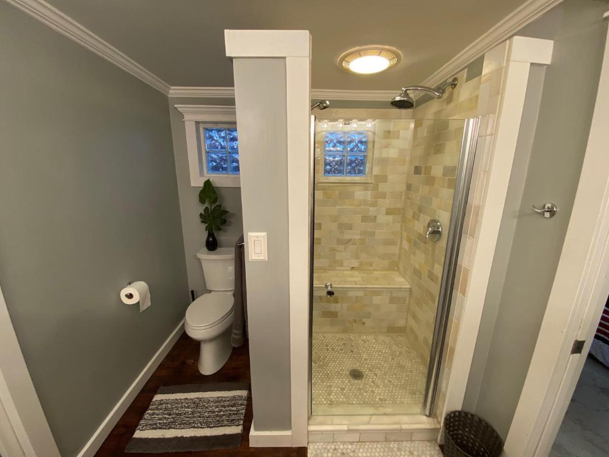 Here It Is! Cool Cape Cod-3 Br-2.5 Bath-12 Guests Olathe Exterior photo