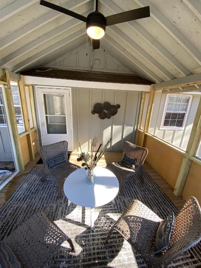 Here It Is! Cool Cape Cod-3 Br-2.5 Bath-12 Guests Olathe Exterior photo