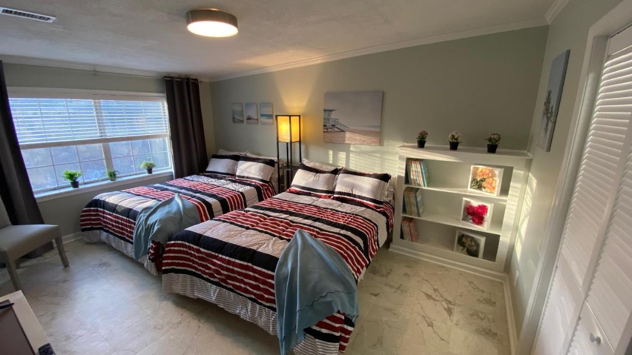 Here It Is! Cool Cape Cod-3 Br-2.5 Bath-12 Guests Olathe Exterior photo
