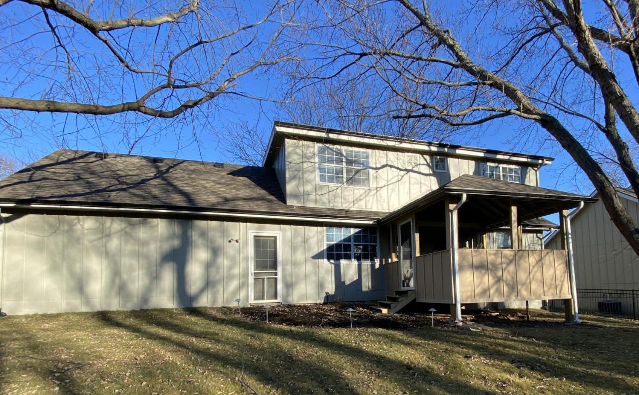 Here It Is! Cool Cape Cod-3 Br-2.5 Bath-12 Guests Olathe Exterior photo