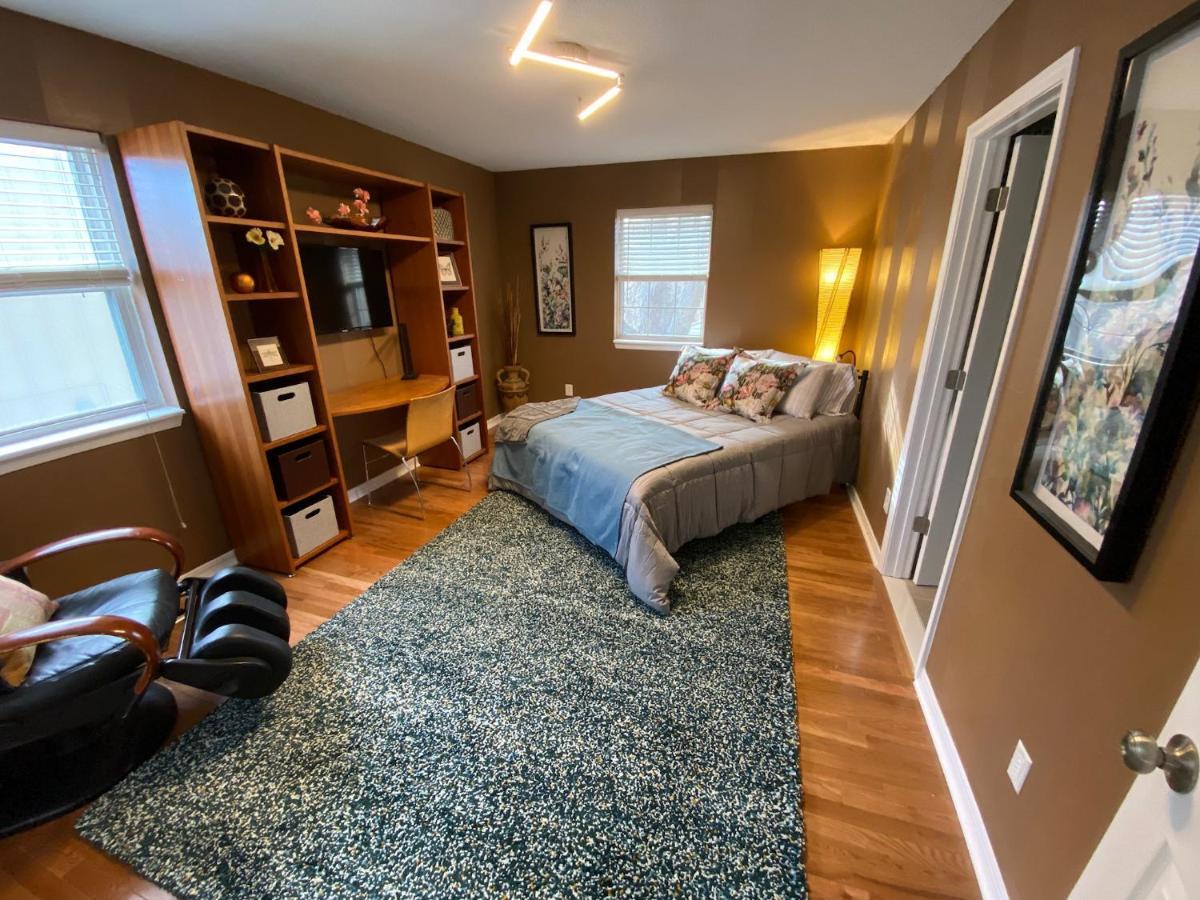 Here It Is! Cool Cape Cod-3 Br-2.5 Bath-12 Guests Olathe Exterior photo