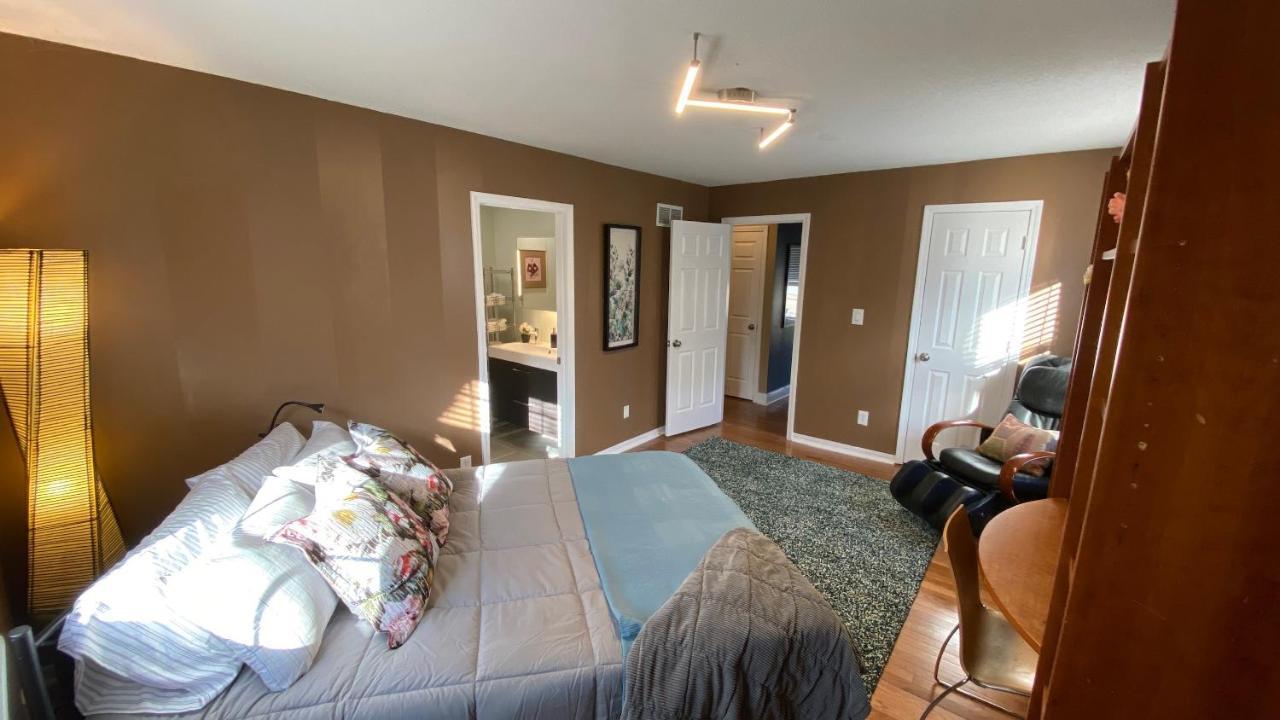 Here It Is! Cool Cape Cod-3 Br-2.5 Bath-12 Guests Olathe Exterior photo