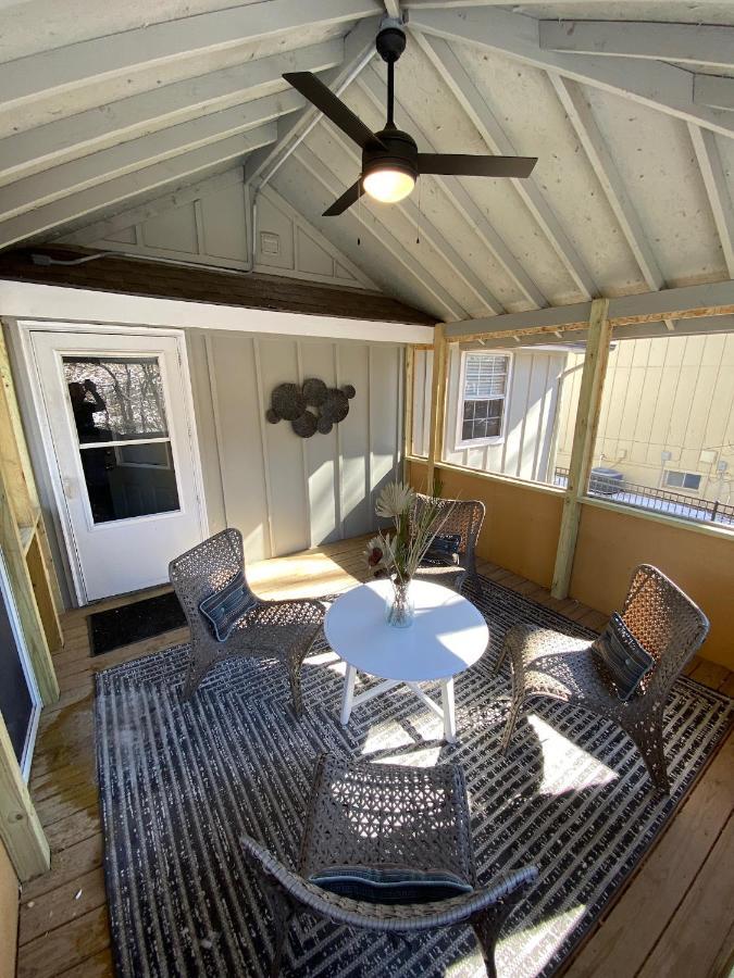 Here It Is! Cool Cape Cod-3 Br-2.5 Bath-12 Guests Olathe Exterior photo